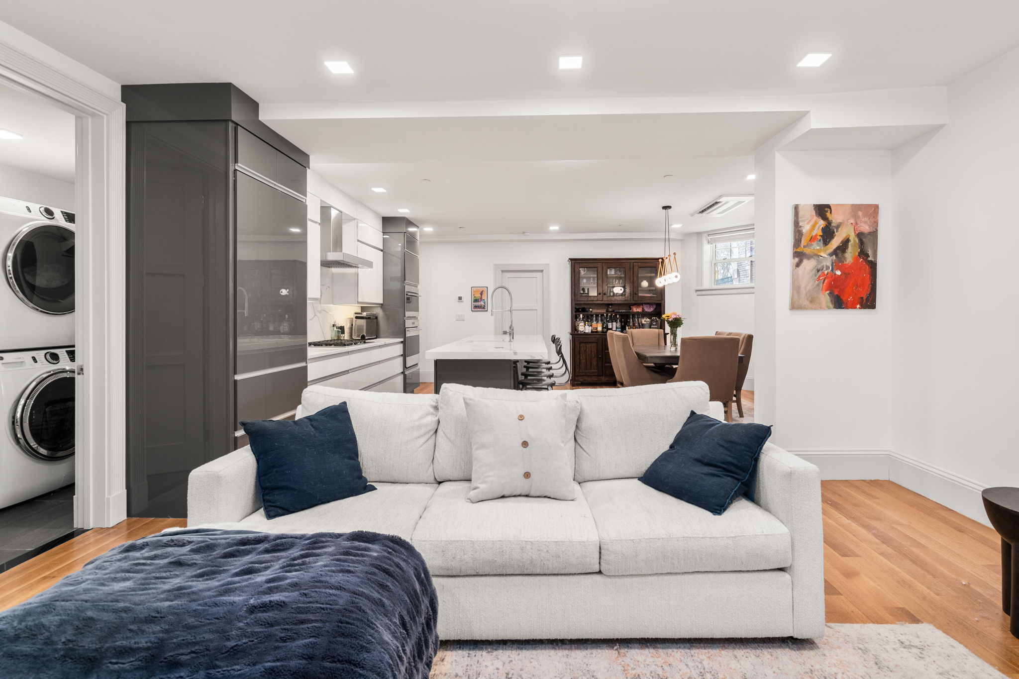 1762 Beacon St. — Beaconsfield