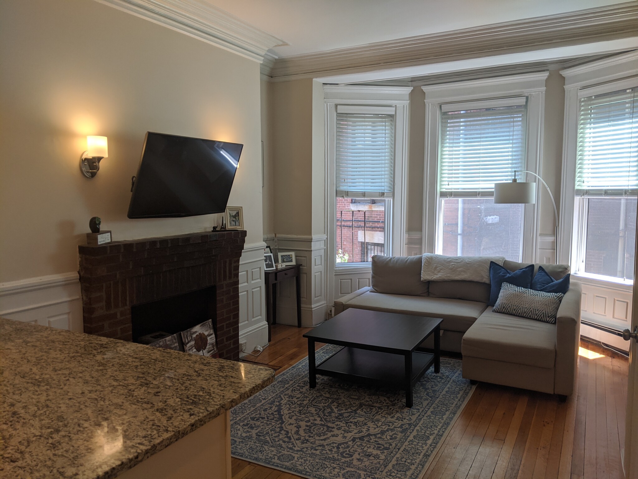 591 Beacon St, Fenway