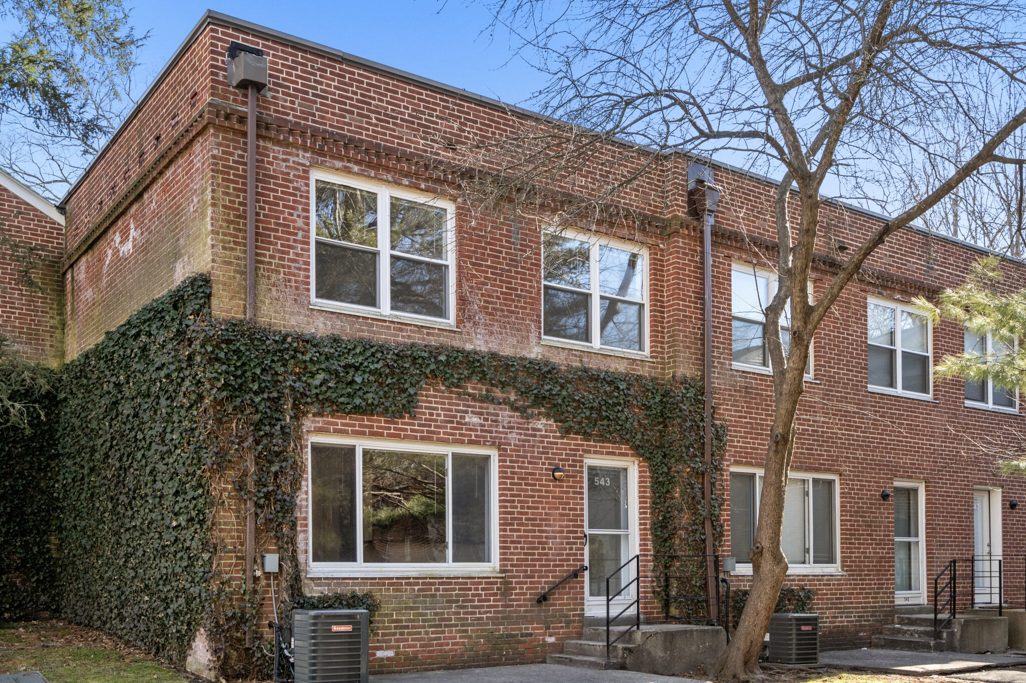 543 Vfw Pkwa, Chestnut Hill