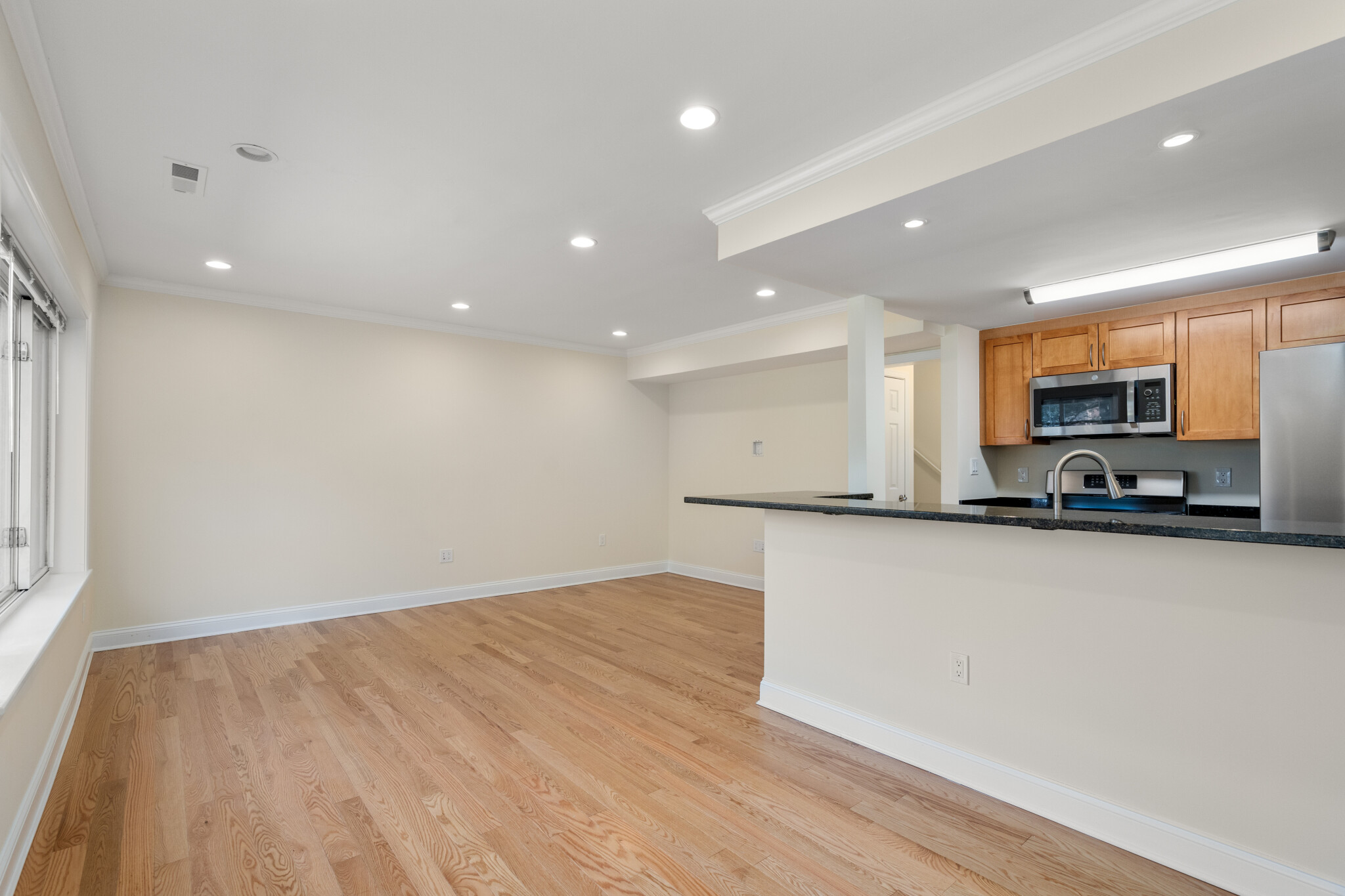 543 Vfw Pkwa, Chestnut Hill