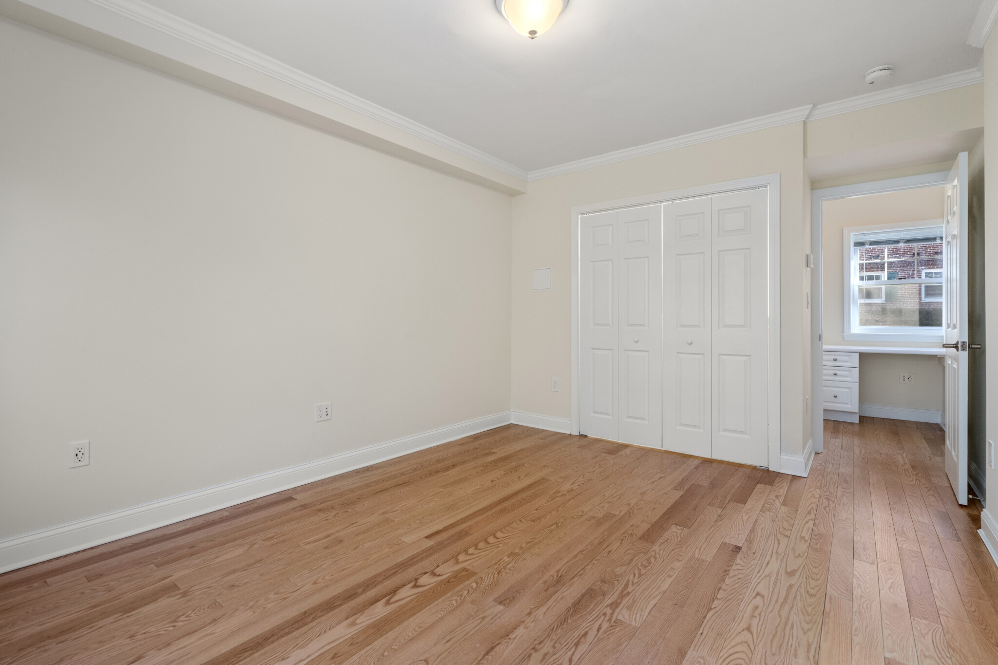 543 Vfw Pkwa, Chestnut Hill