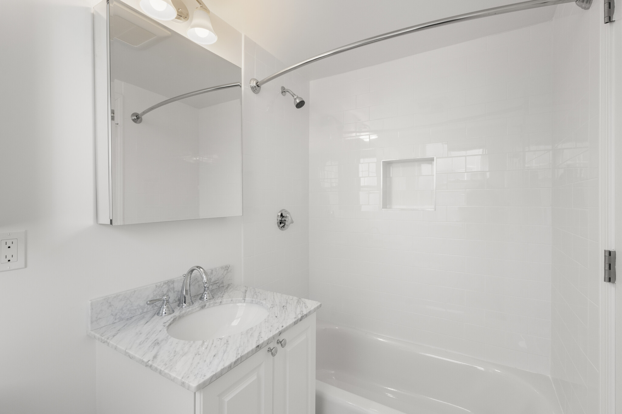 543 Vfw Pkwa, Chestnut Hill