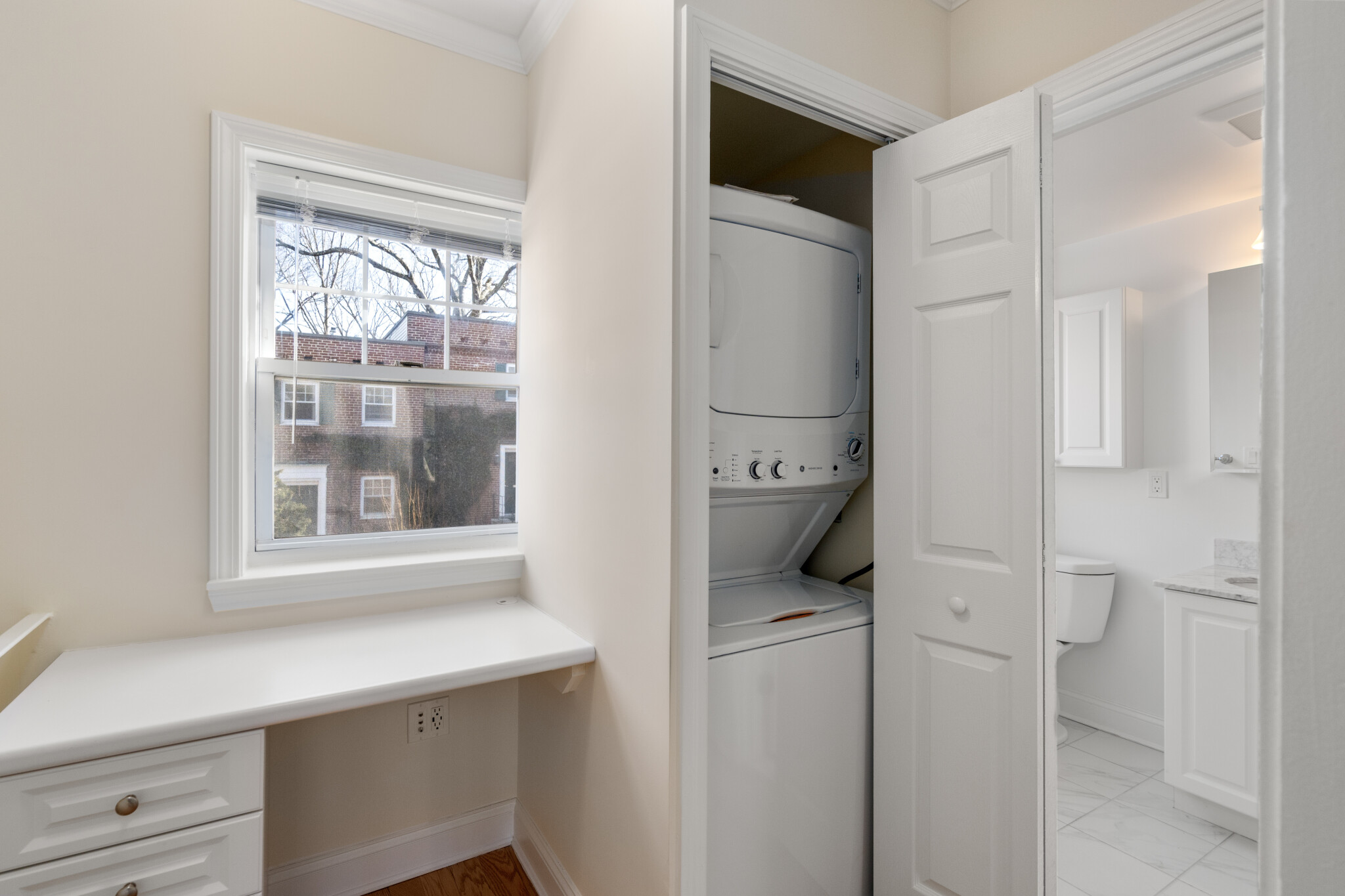 543 Vfw Pkwa, Chestnut Hill