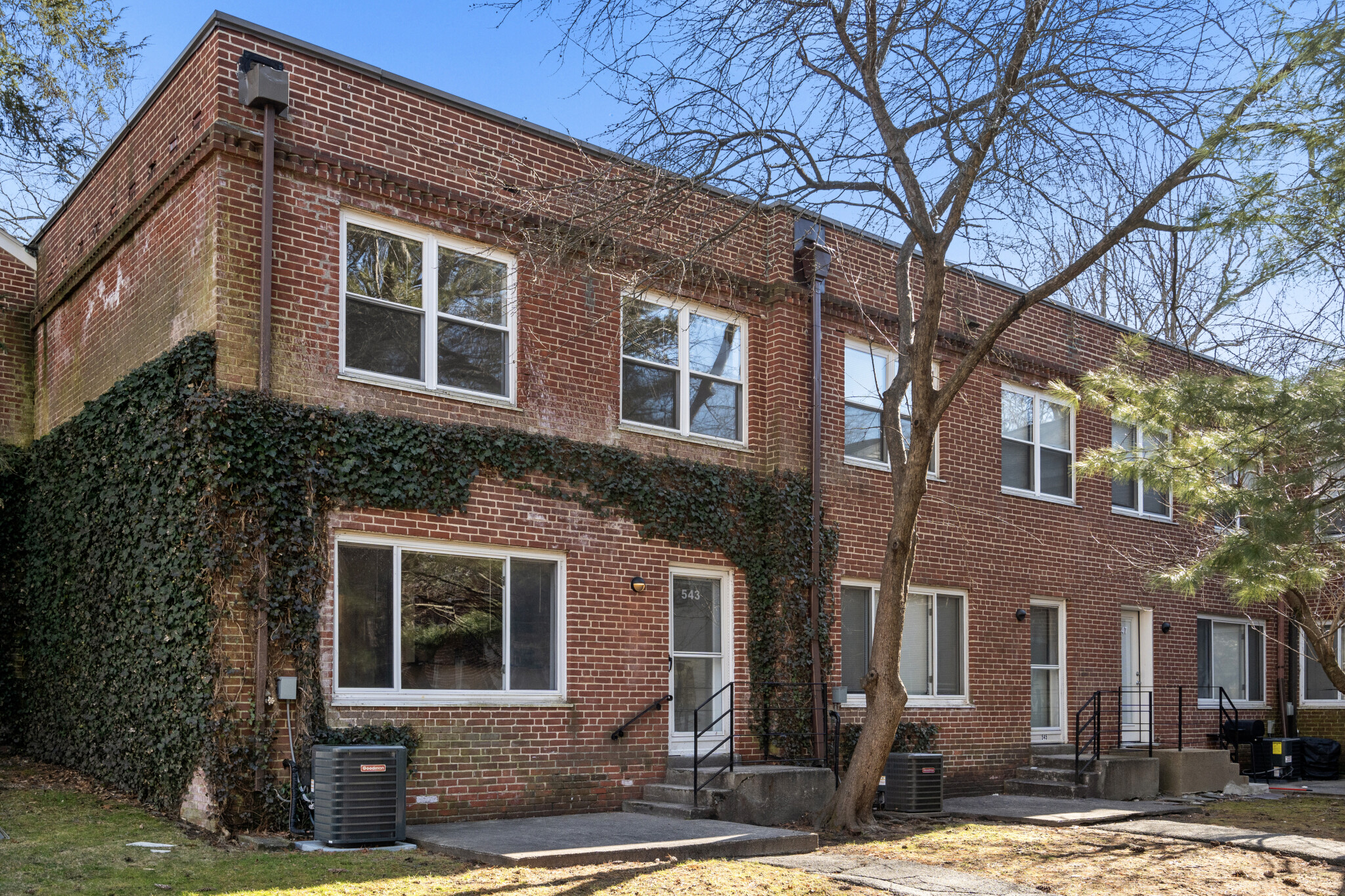 543 Vfw Pkwa, Chestnut Hill