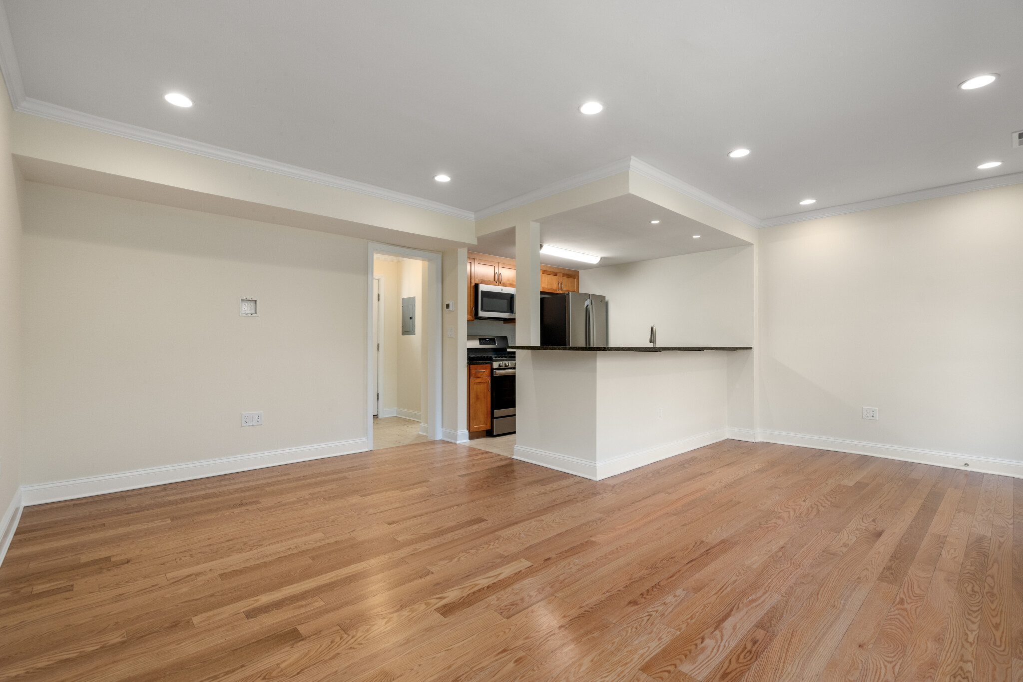 543 Vfw Pkwa, Chestnut Hill