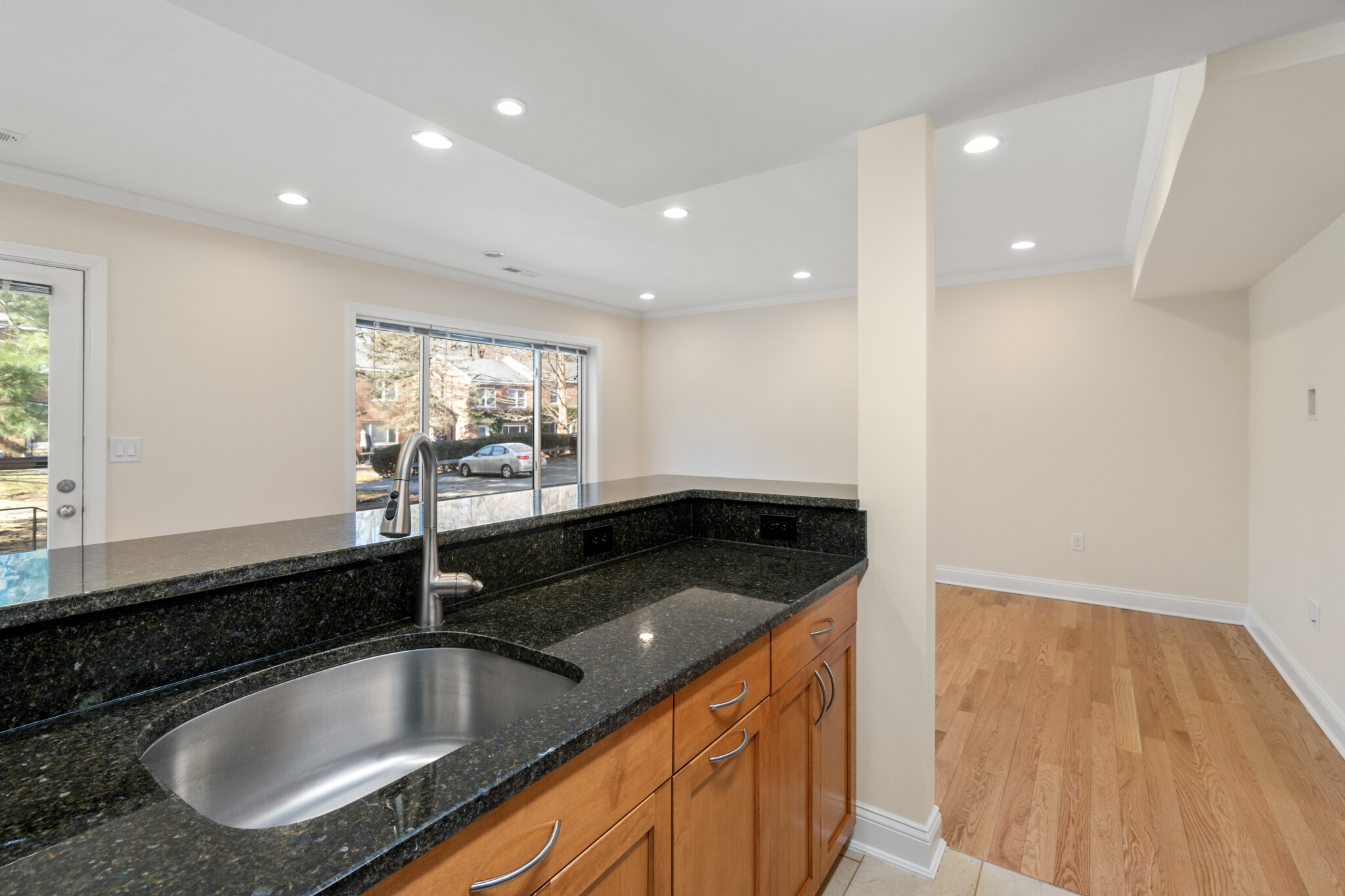 543 Vfw Pkwa, Chestnut Hill