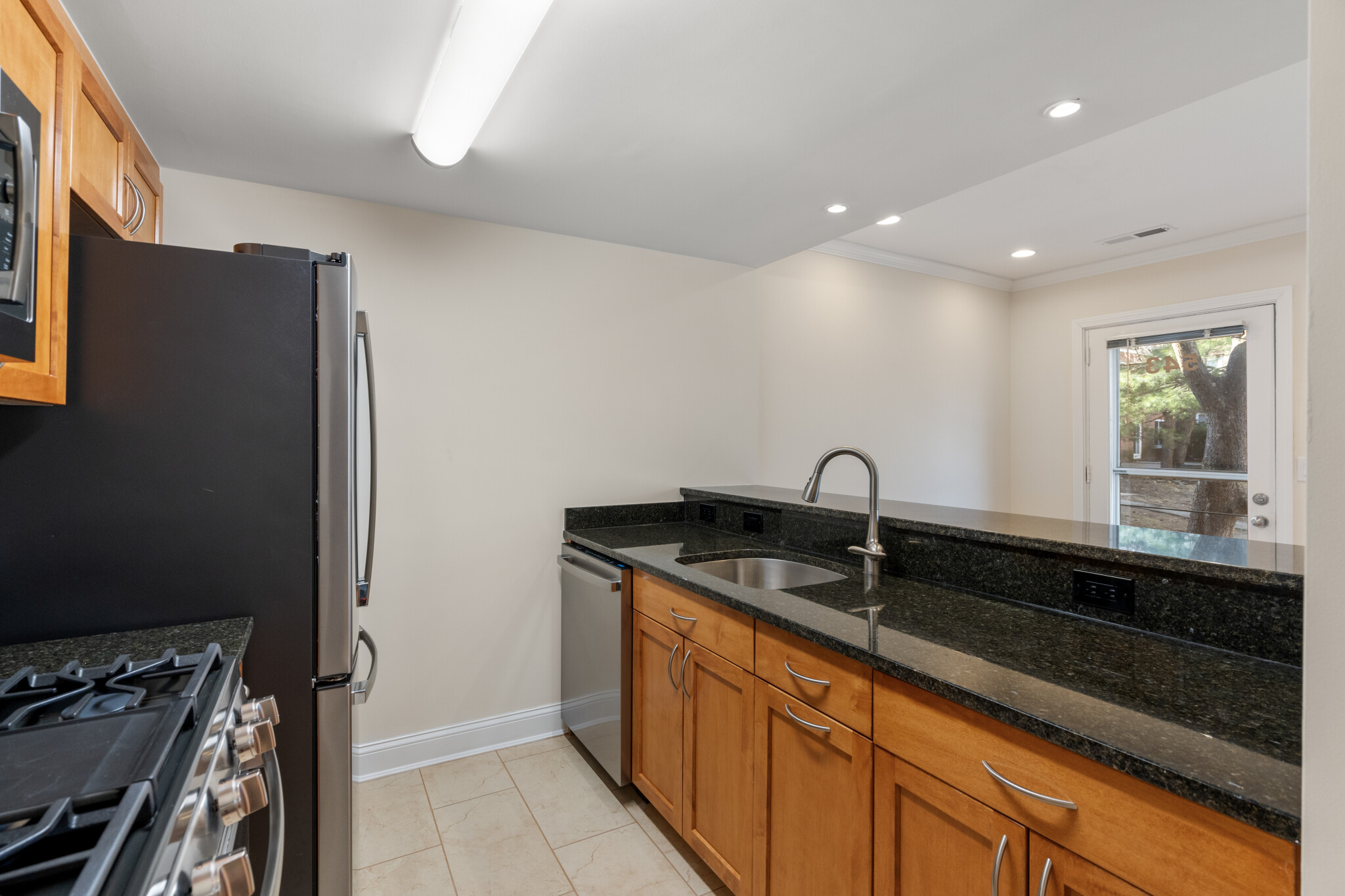 543 Vfw Pkwa, Chestnut Hill