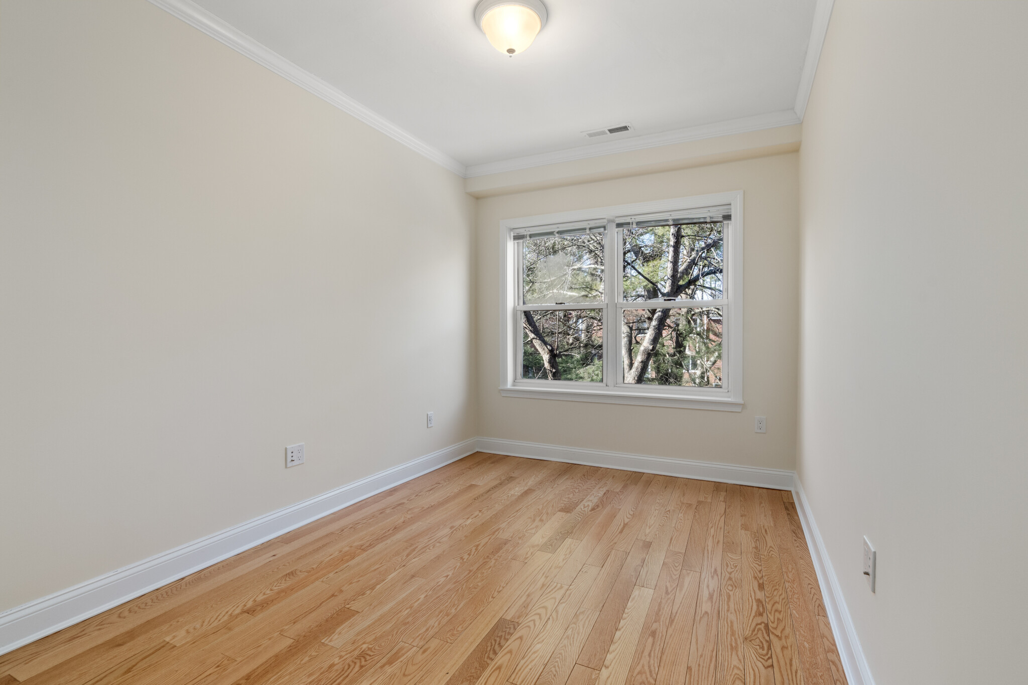 543 Vfw Pkwa, Chestnut Hill