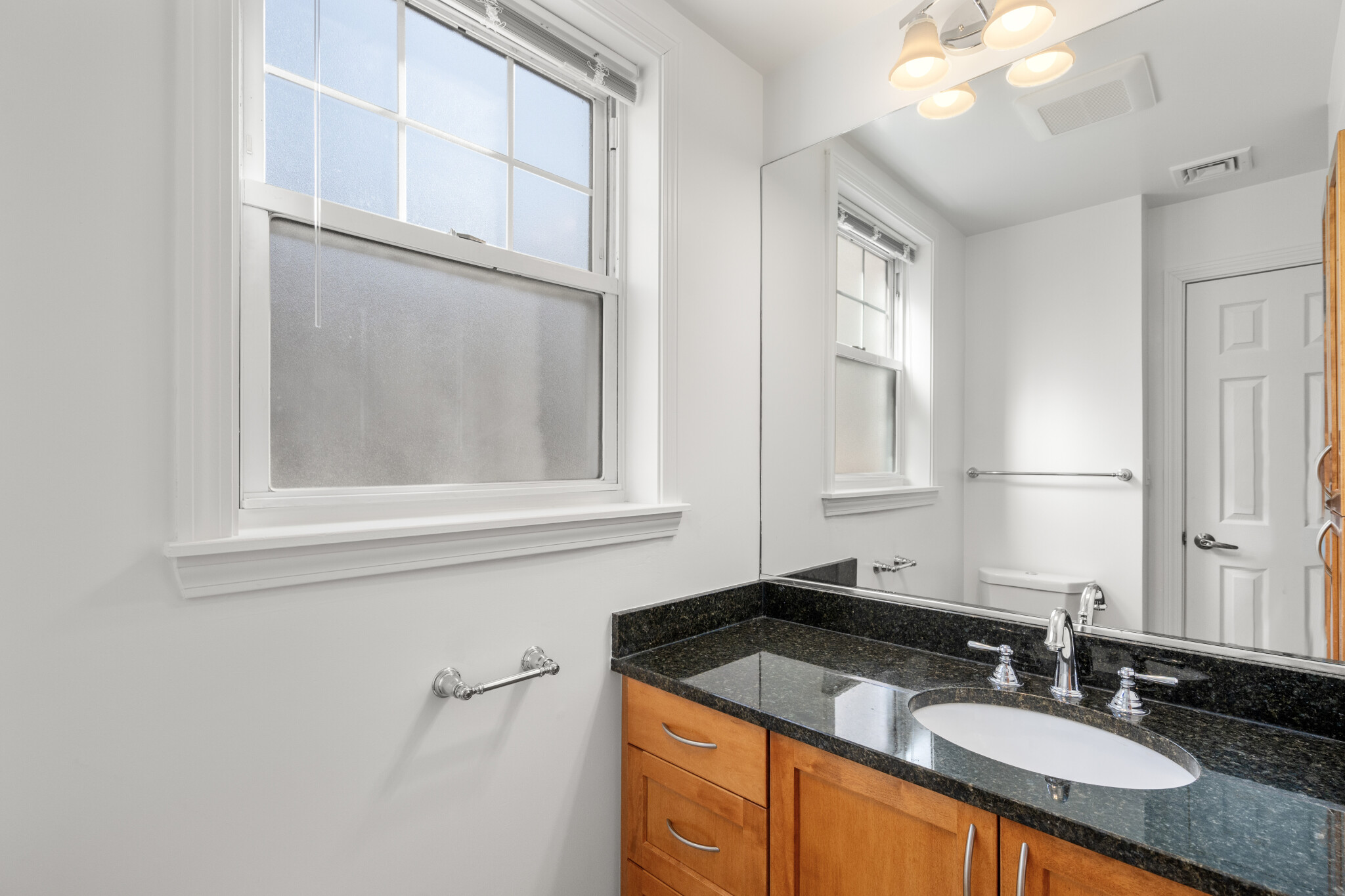 543 Vfw Pkwa, Chestnut Hill