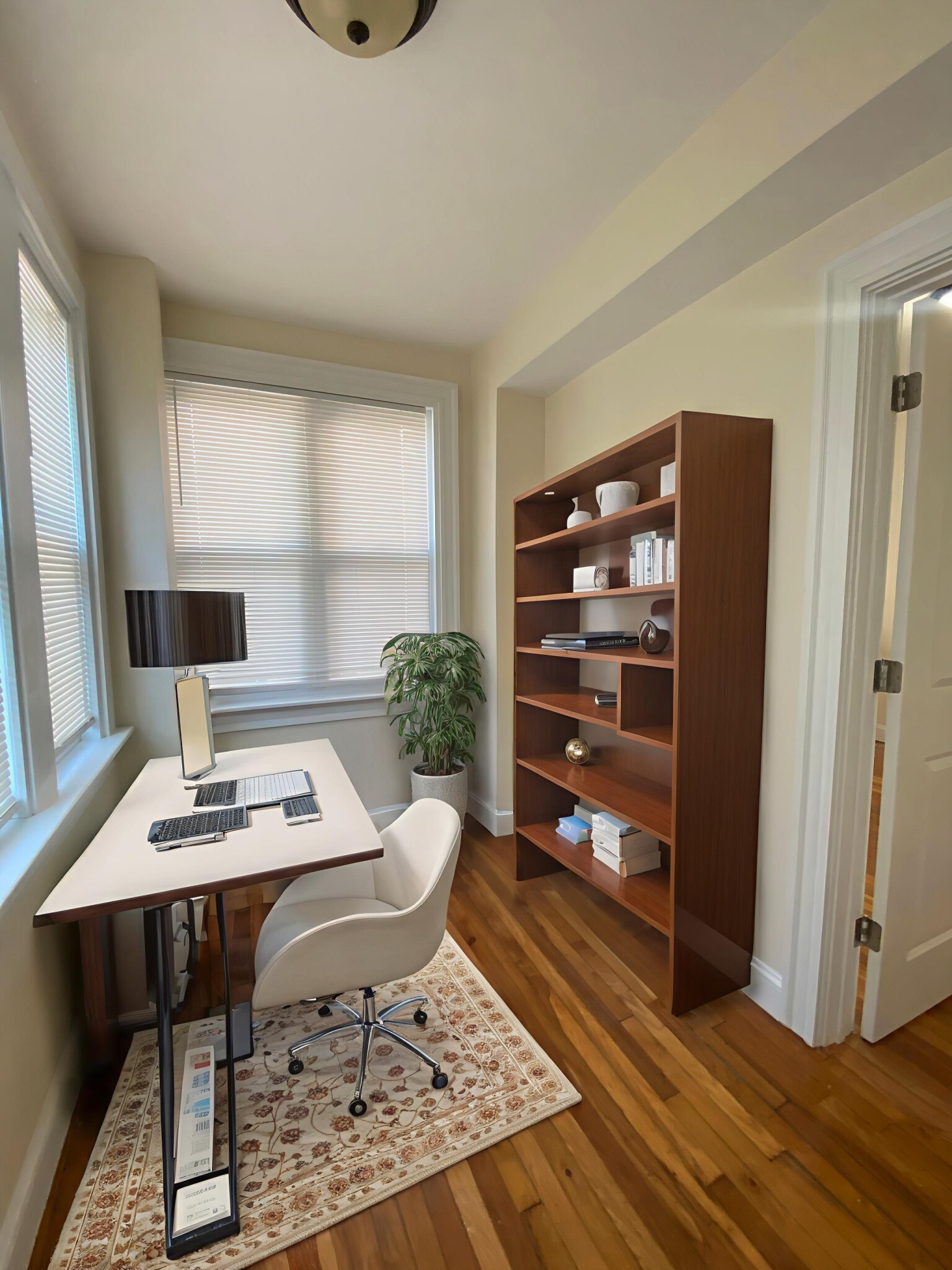 248 Kelton - 2,795USD / month