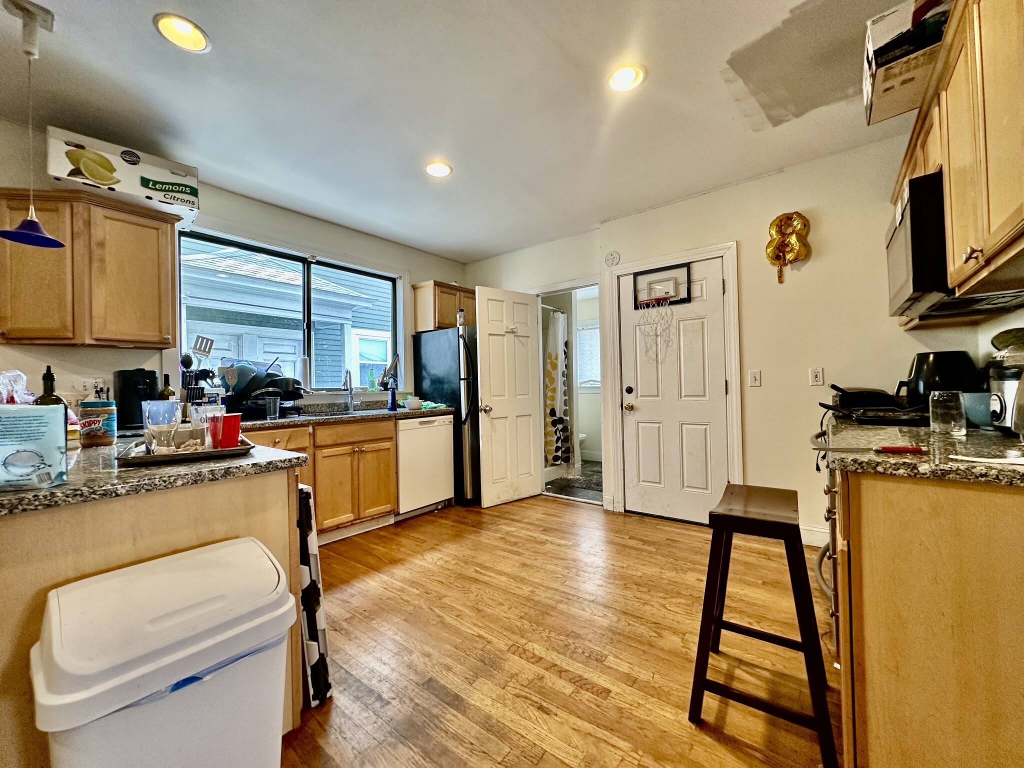 74 Ashford St. - 5,600USD / month