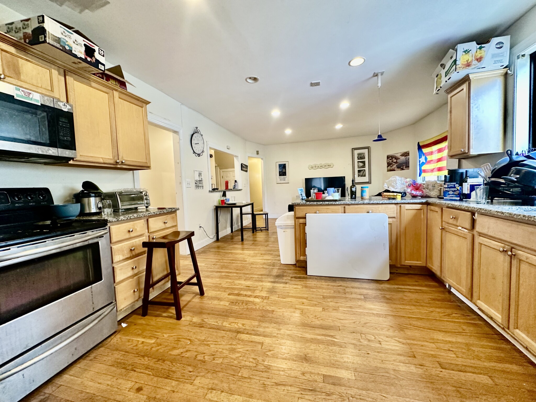 74 Ashford St. - 5,600USD / month