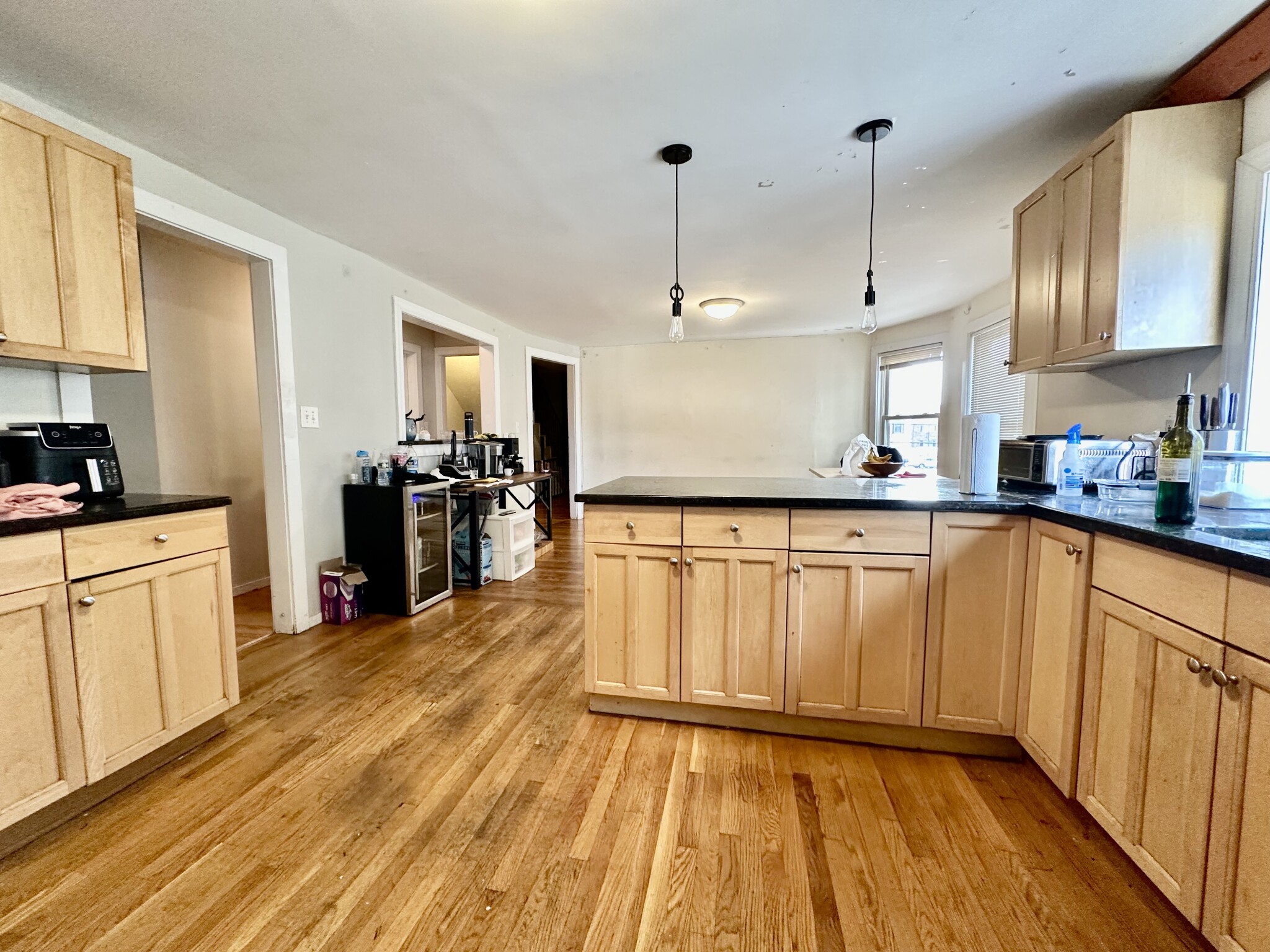 74 Ashford St. - 8,200USD / month