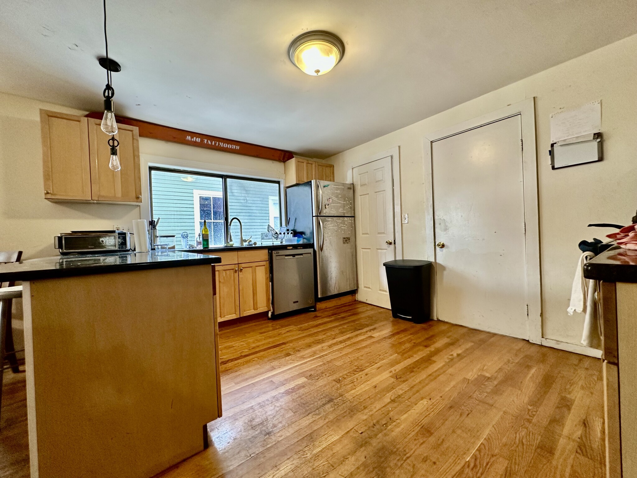 74 Ashford St. - 8,200USD / month