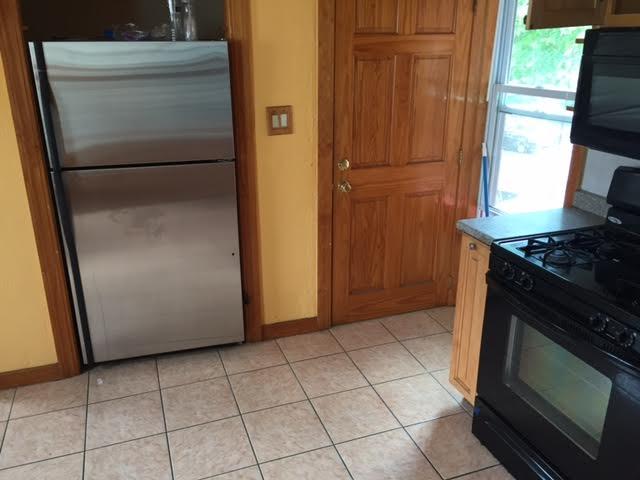 3 bed, 1 bath apartment for rent at 37 Bennington Unit 2, East Boston — photo 2 of 4
