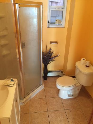 3 bed, 1 bath apartment for rent at 37 Bennington Unit 2, East Boston — photo 3 of 4