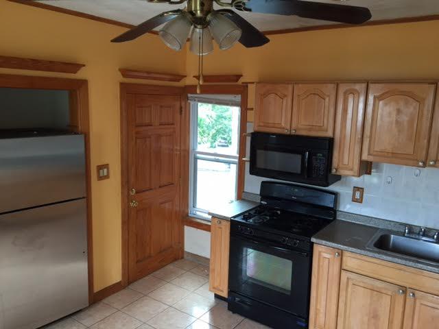 3 bed, 1 bath apartment for rent at 37 Bennington Unit 2, East Boston — photo 4 of 4