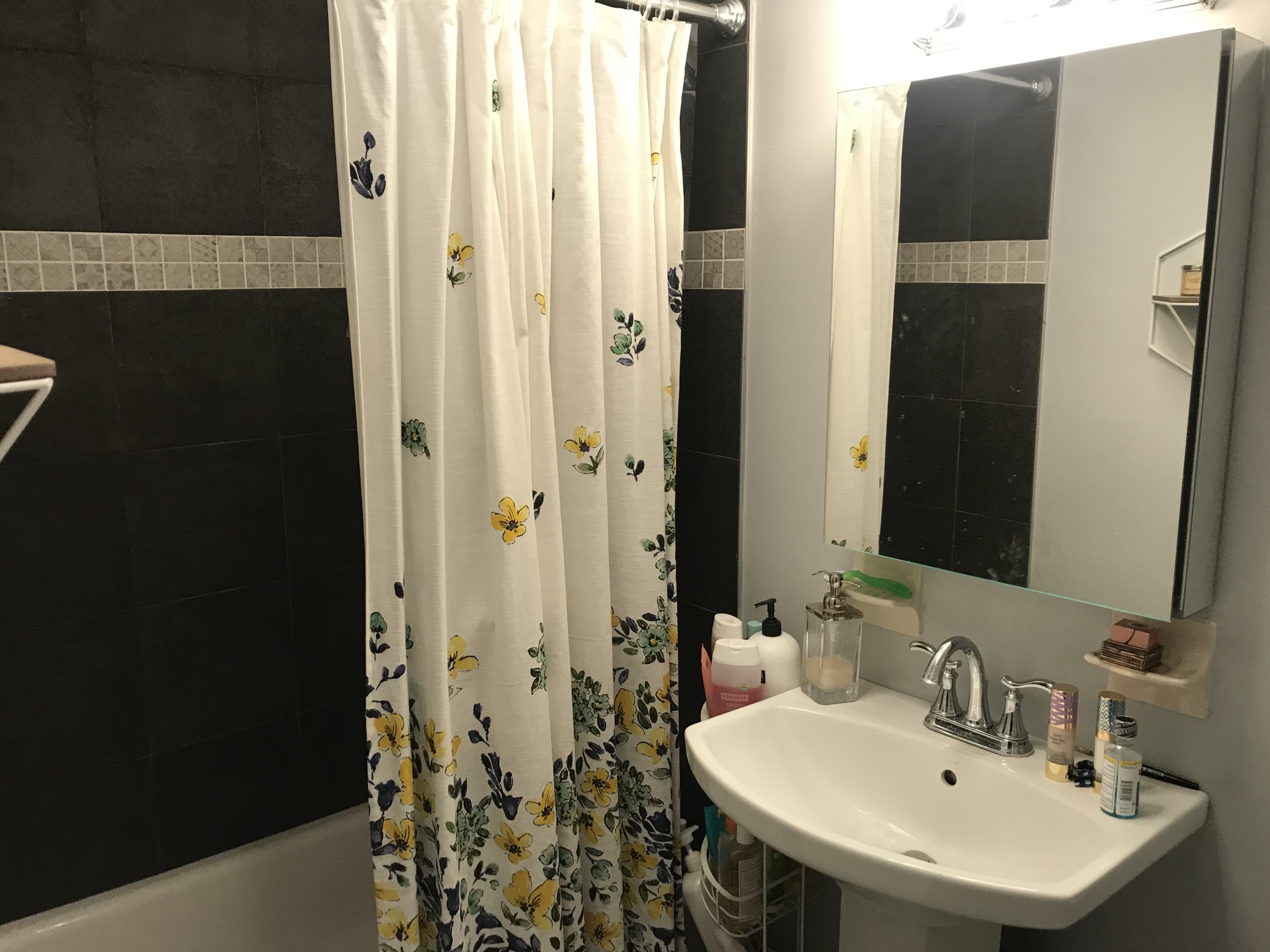 3 bed, 1 bath apartment for rent at 142 Gove St Unit 10, East Boston — photo 2 of 5