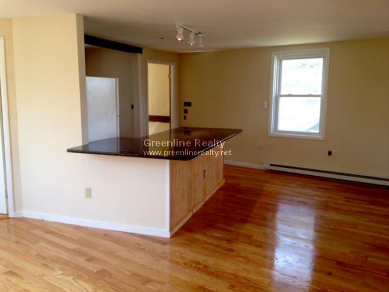 3 bed, 1.5 bath apartment for rent at 18 Warren Terr, Newton — photo 2 of 13