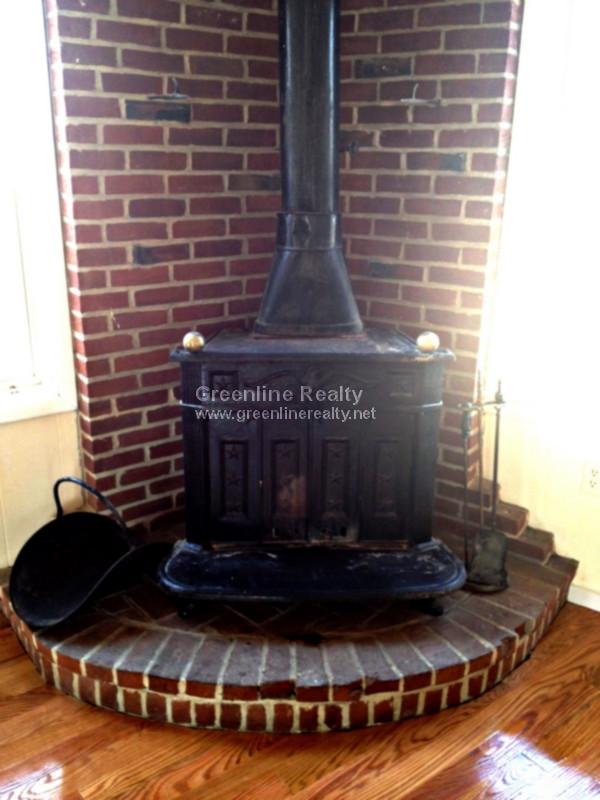 3 bed, 1.5 bath apartment for rent at 18 Warren Terr, Newton — photo 6 of 13