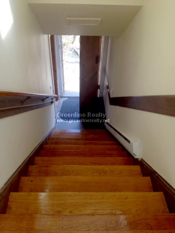 3 bed, 1.5 bath apartment for rent at 18 Warren Terr, Newton — photo 11 of 13