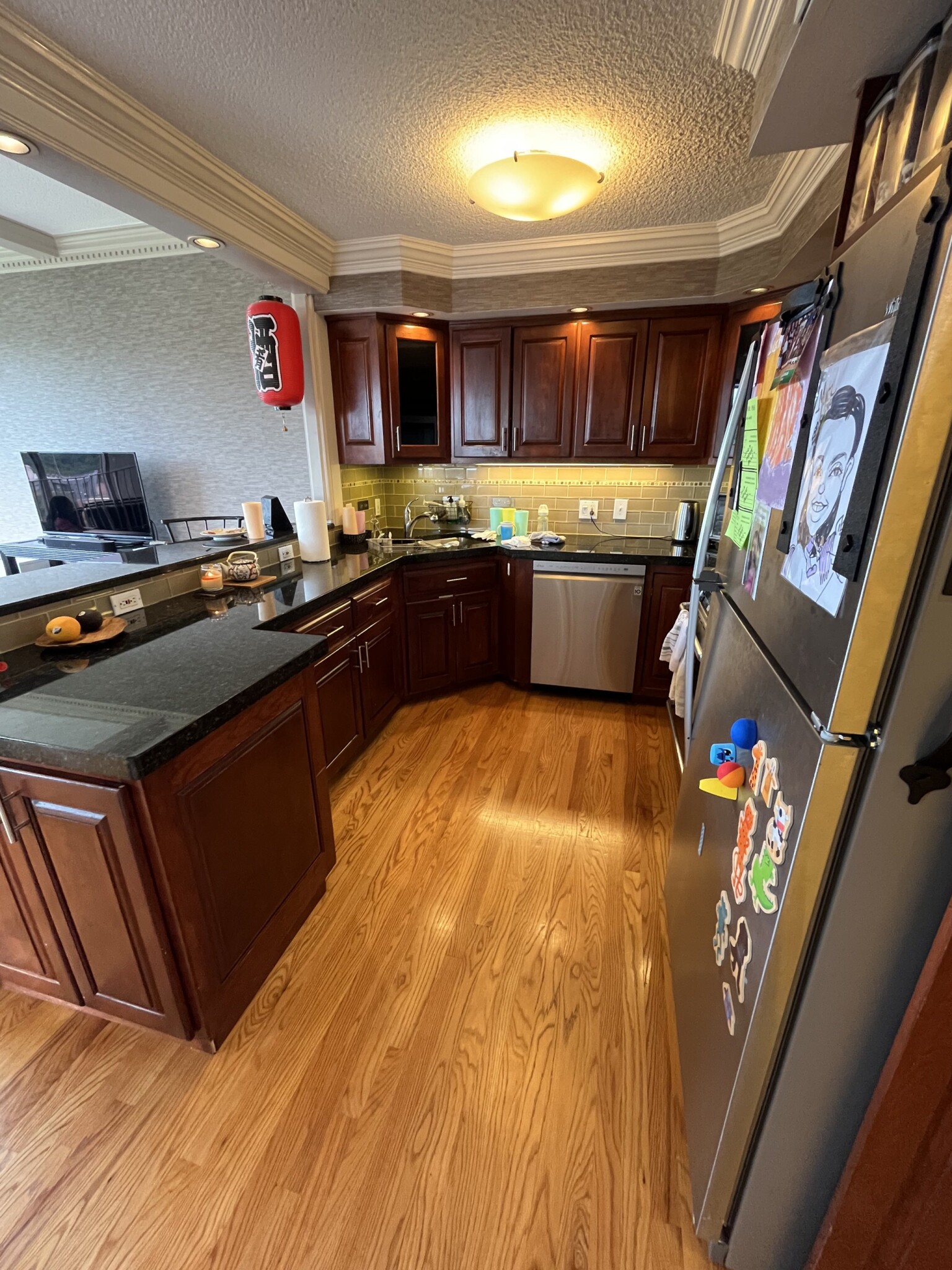 33 Pond Ave, Longwood