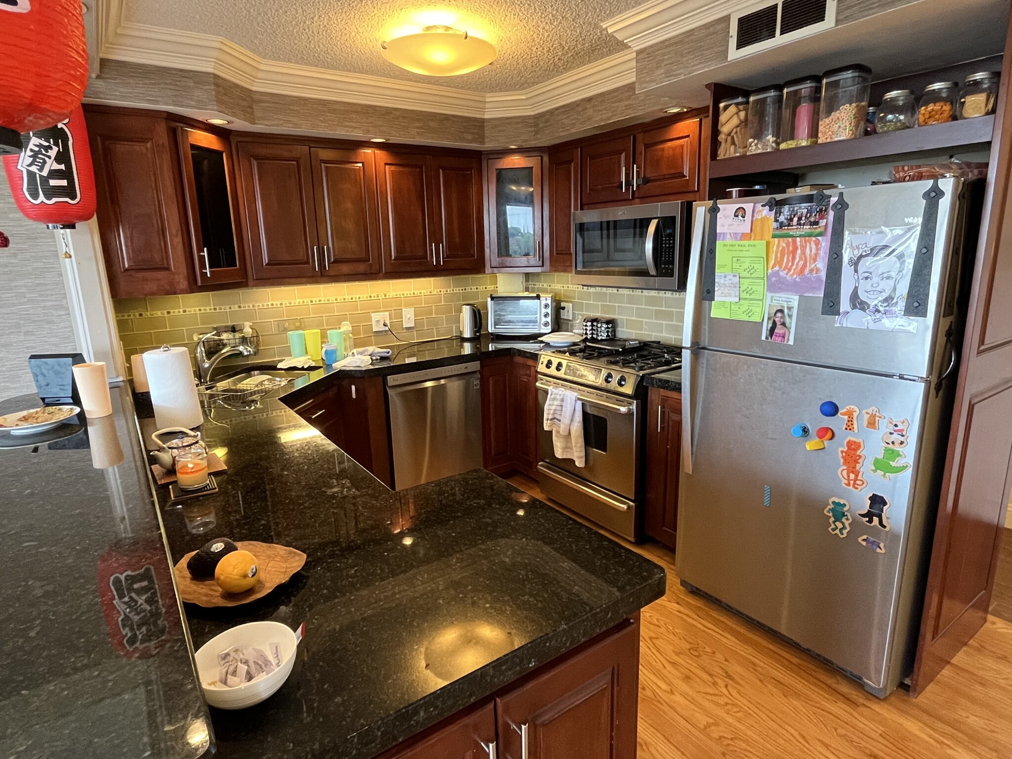 33 Pond Ave, Longwood