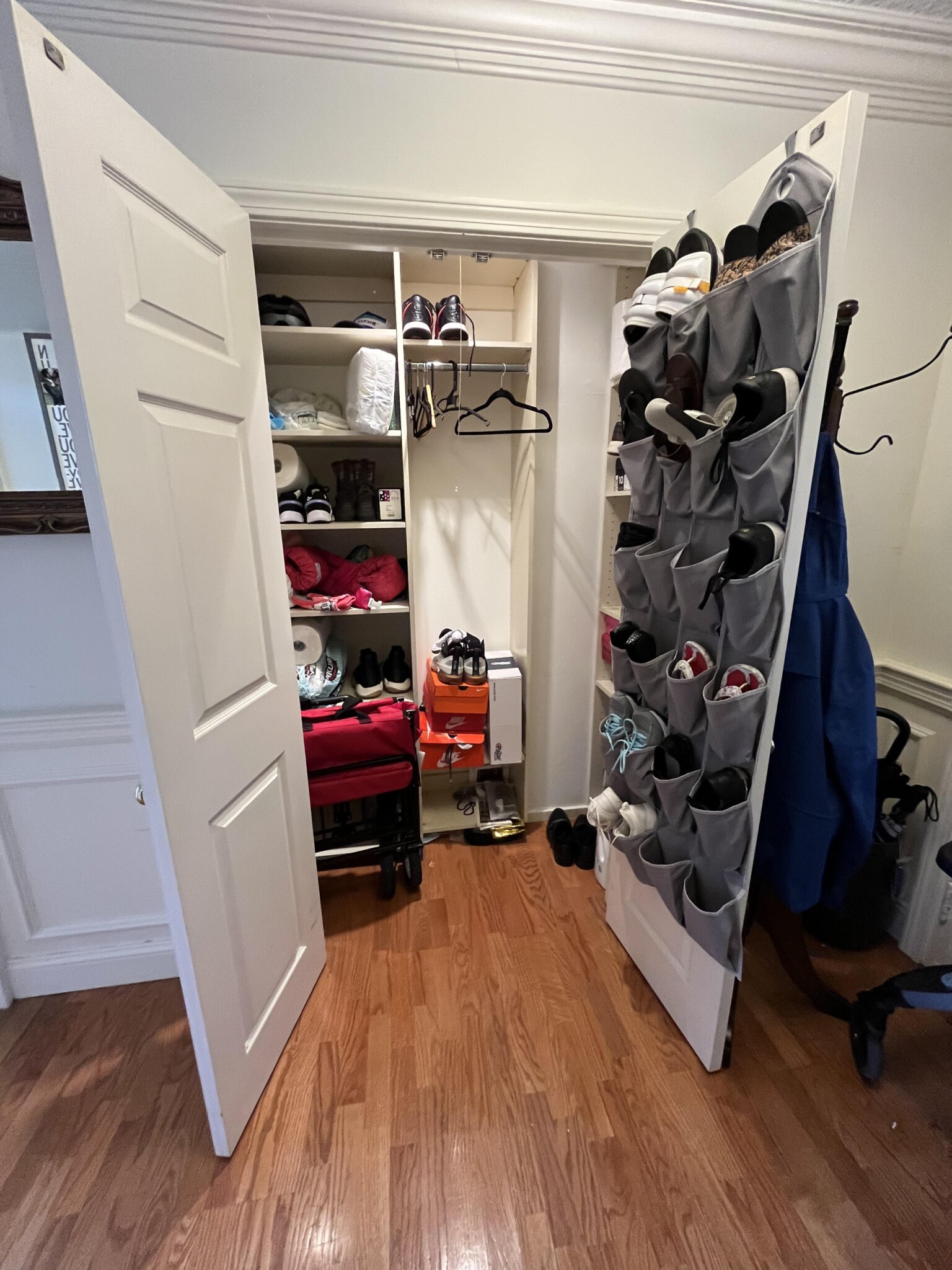 33 Pond Ave, Longwood