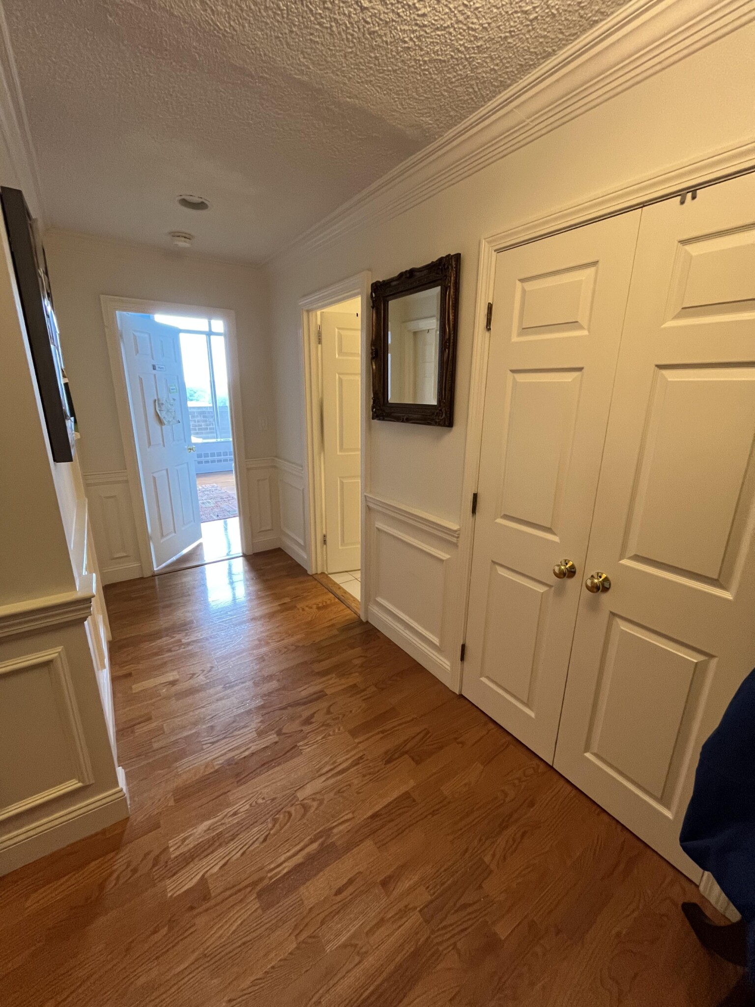 33 Pond Ave, Longwood