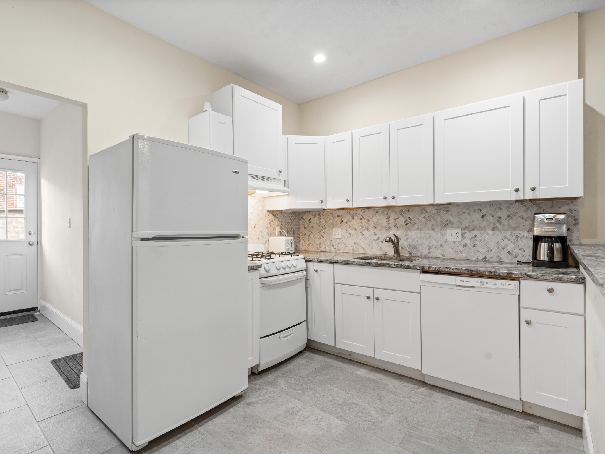 61 Thatcher St, Coolidge Corner