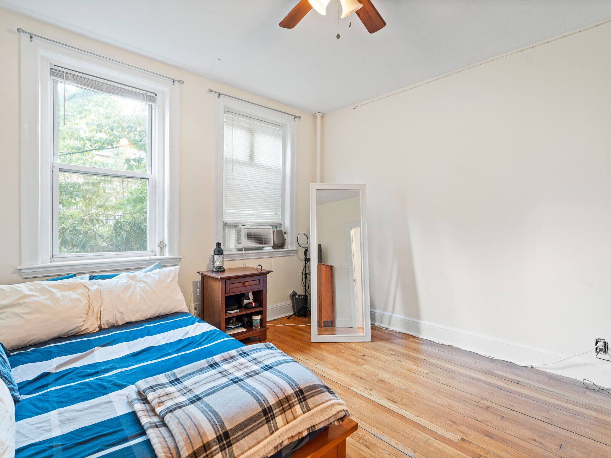 61 Thatcher St, Coolidge Corner