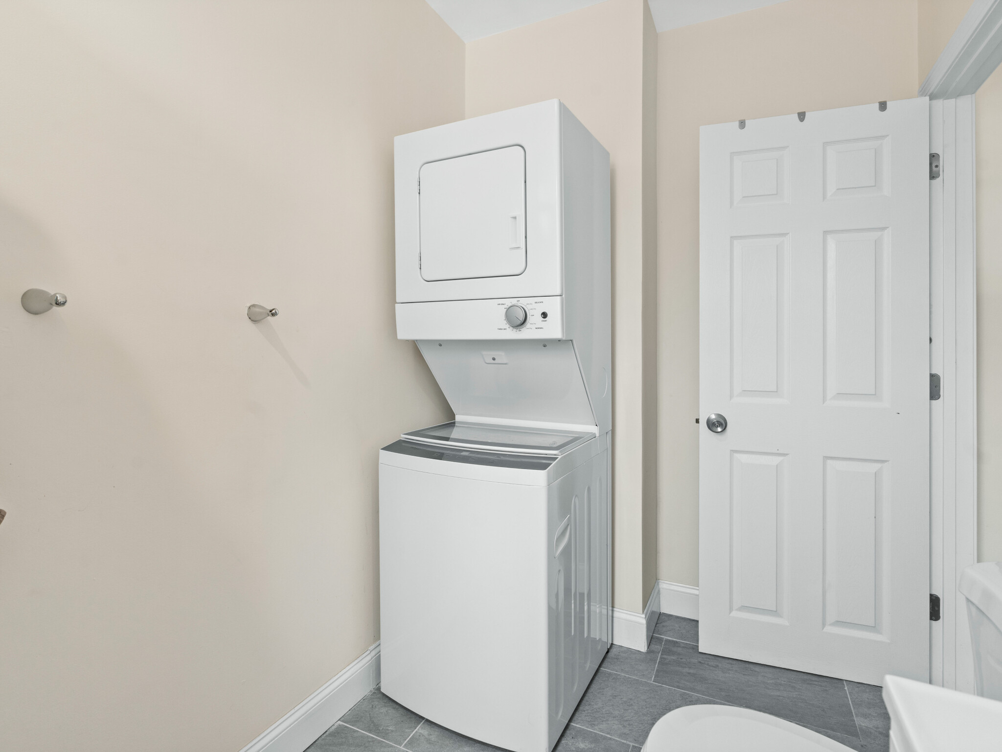 61 Thatcher St, Coolidge Corner