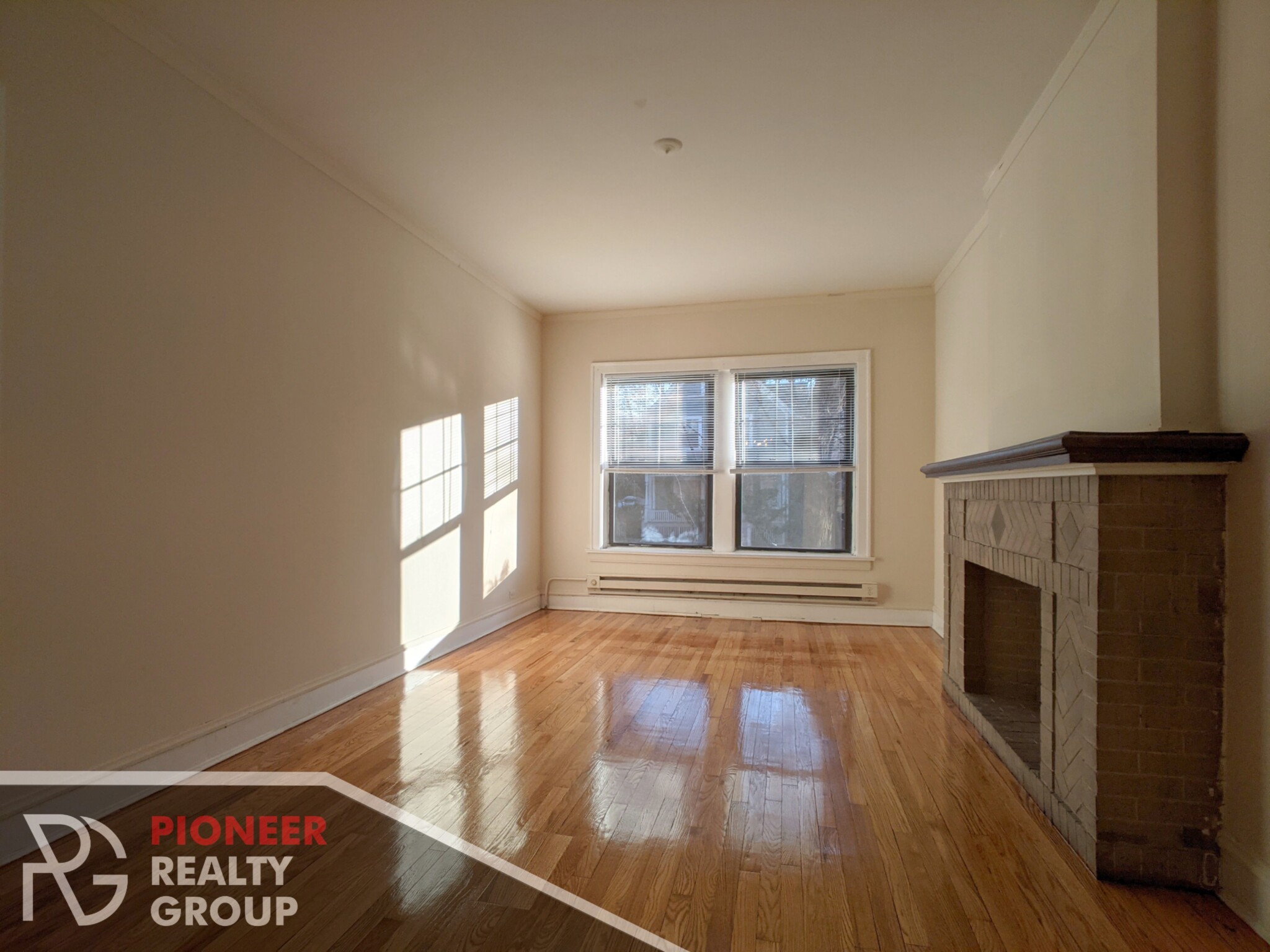 1025 DEMPSTER St. - 2,295USD / month