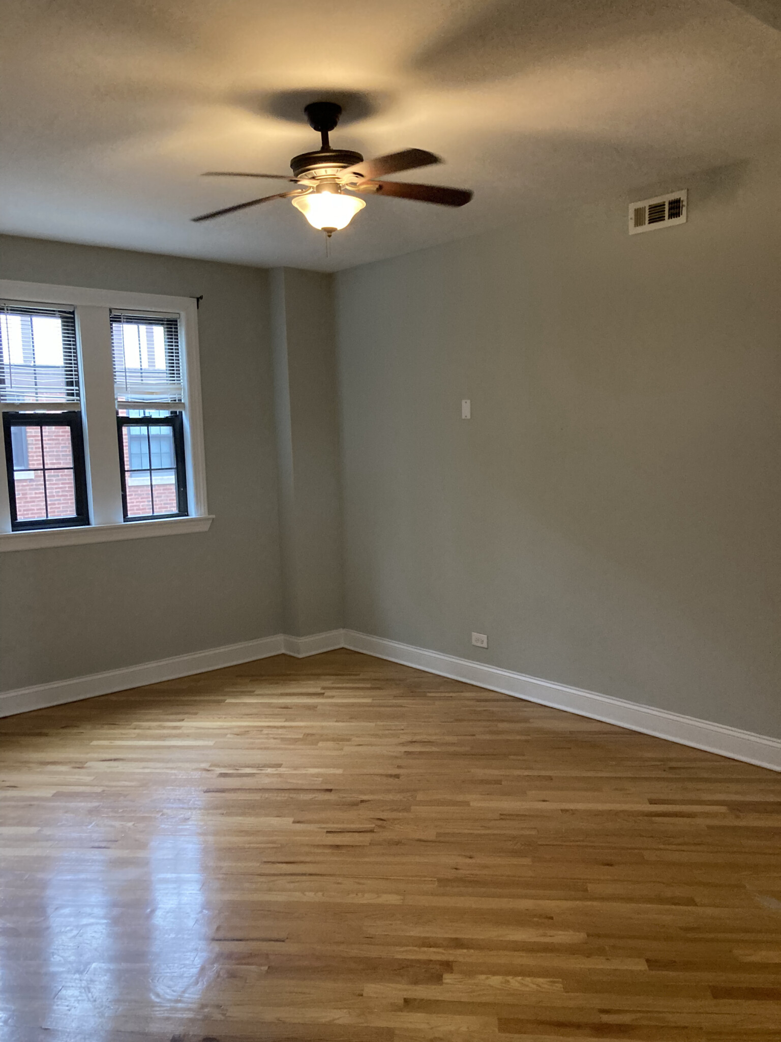 894 GREEN BAY RD., Winnetka, IL - 1,695 USD/ month