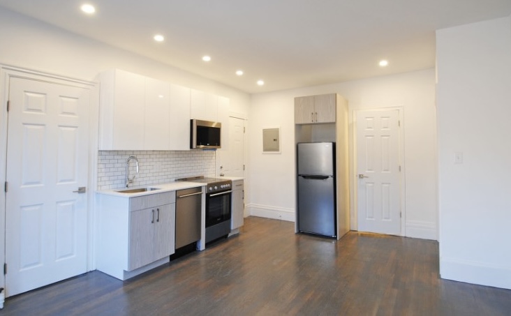 225 Newbury St, Back Bay