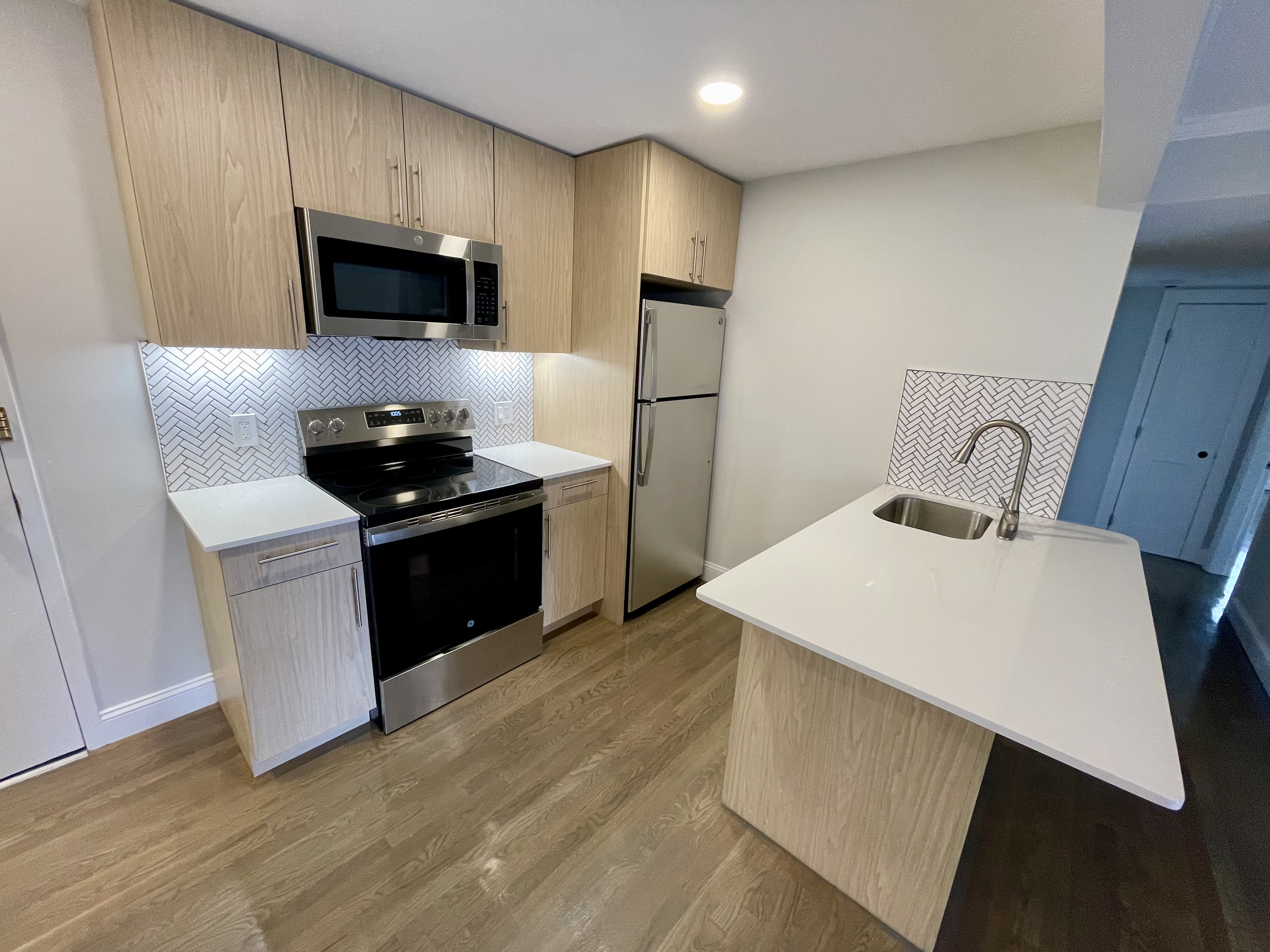 320 Hammond Pond Pkwa, Chestnut Hill