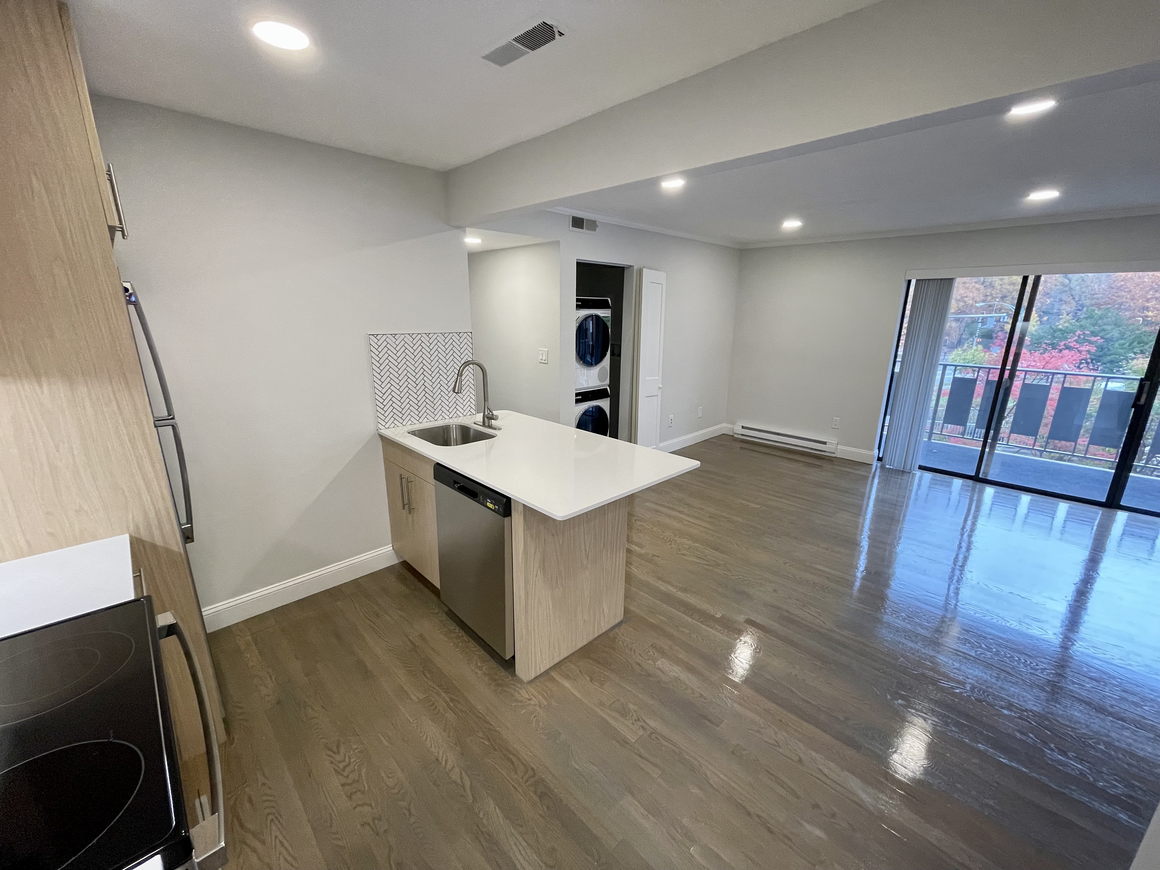 320 Hammond Pond Pkwa, Chestnut Hill