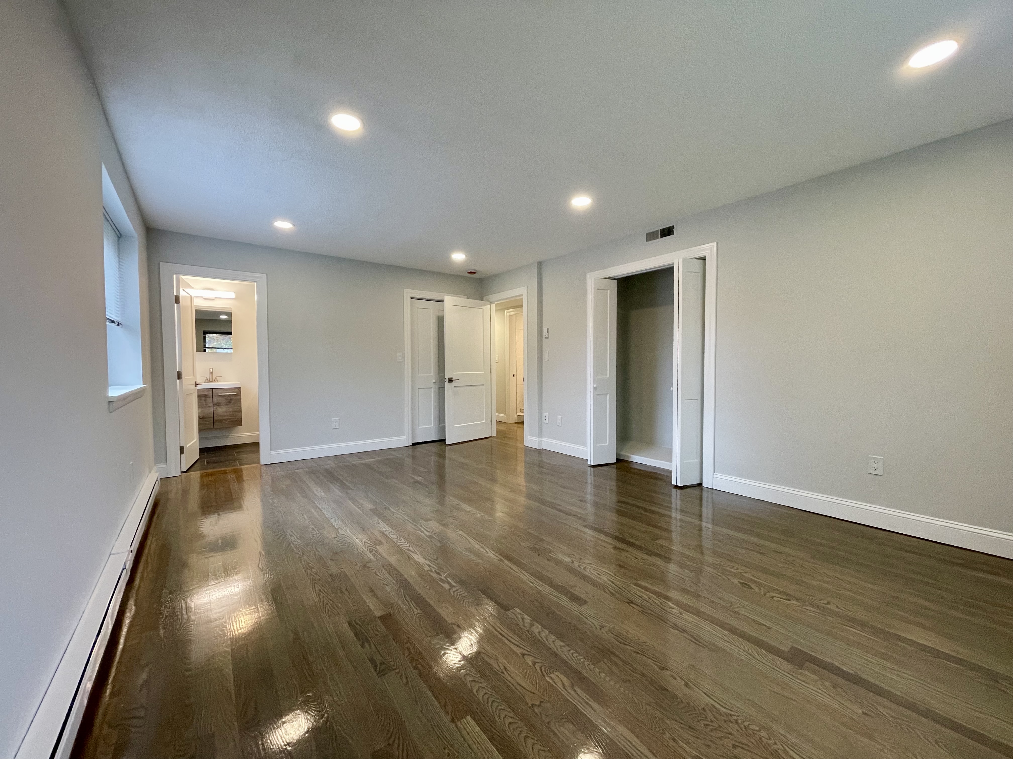 320 Hammond Pond Pkwa, Chestnut Hill