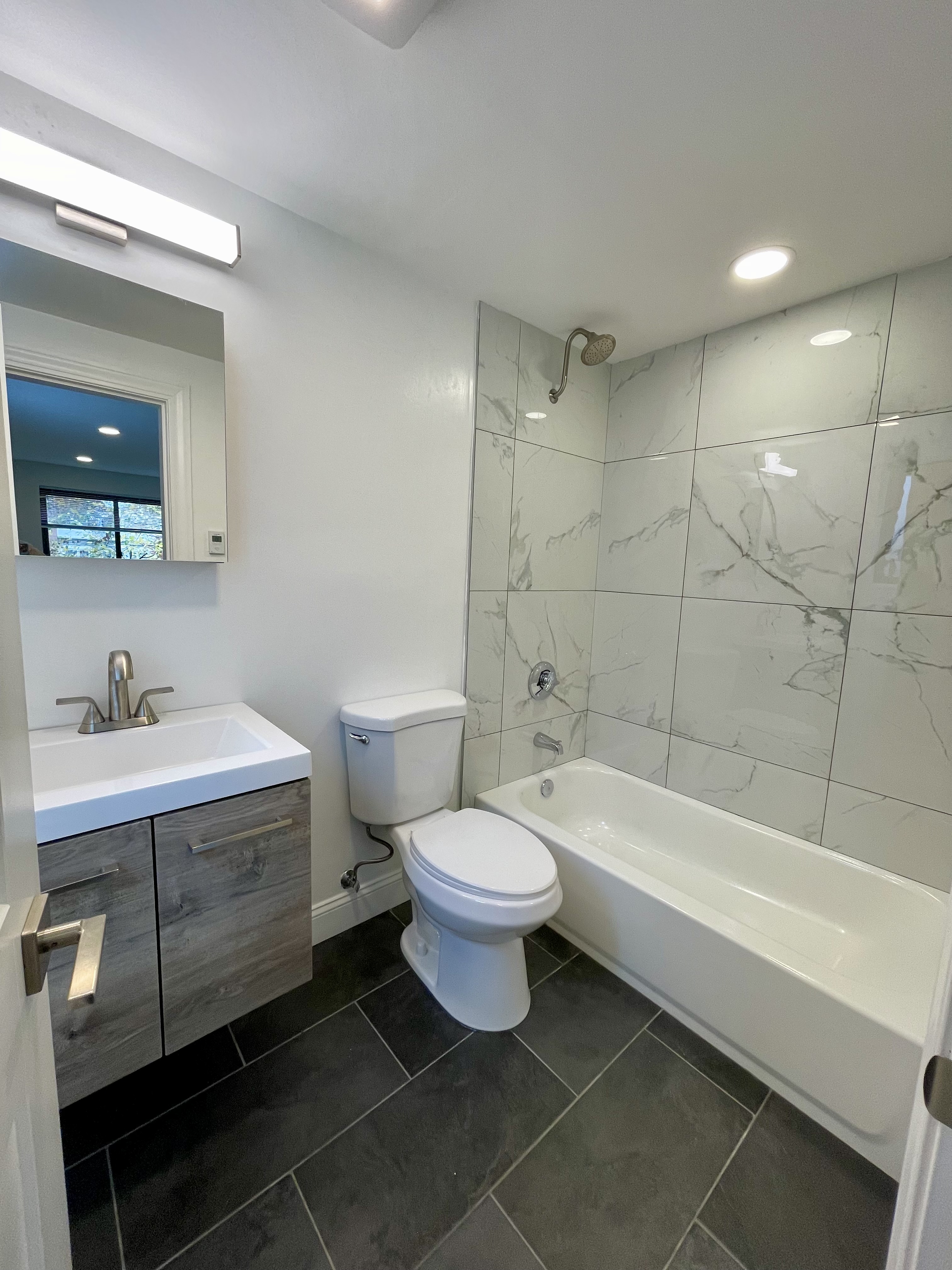 320 Hammond Pond Pkwa, Chestnut Hill