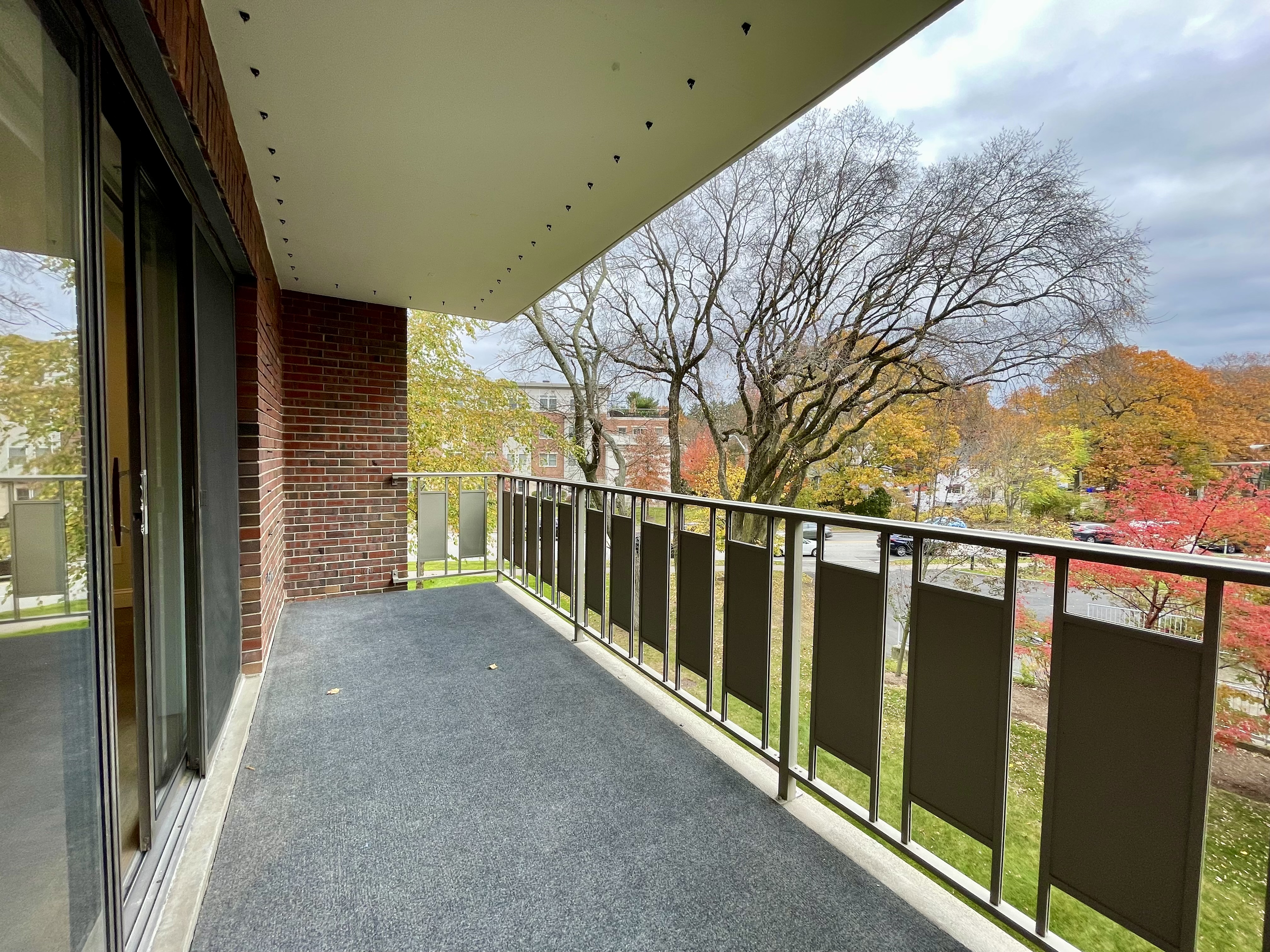 320 Hammond Pond Pkwa, Chestnut Hill