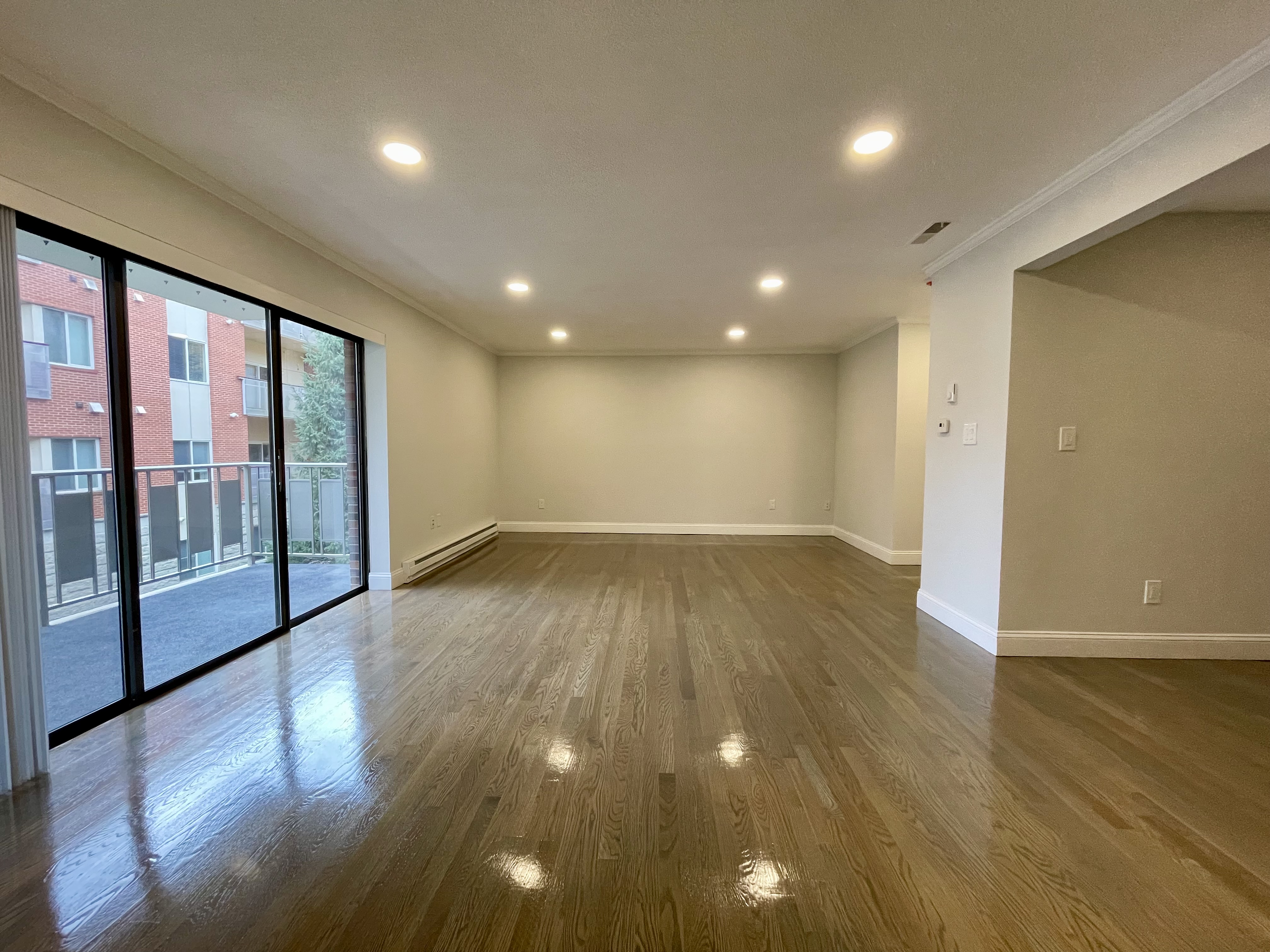 320 Hammond Pond Pkwa, Chestnut Hill