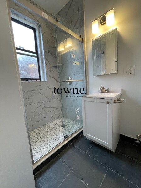 11 Queensberry St, Fenway