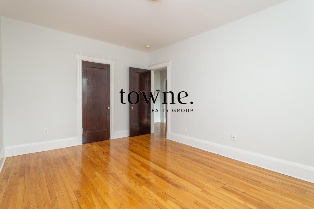 123 Highland Ave, Prospect Hill