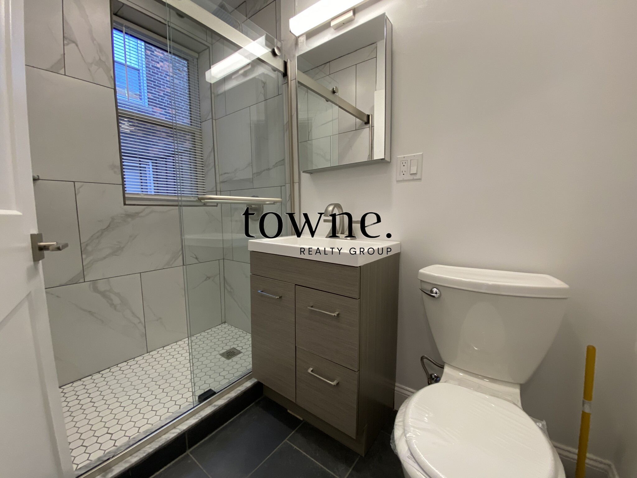 32 Queensberry St, Fenway