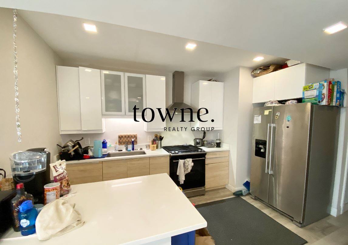 113 Hillside St, Mission Hill