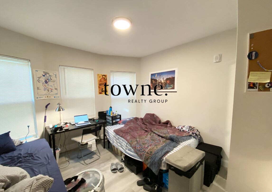 113 Hillside St, Mission Hill