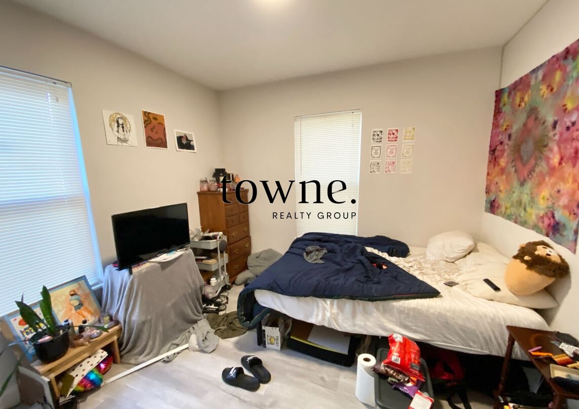 113 Hillside St, Mission Hill