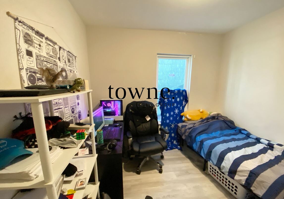 113 Hillside St, Mission Hill