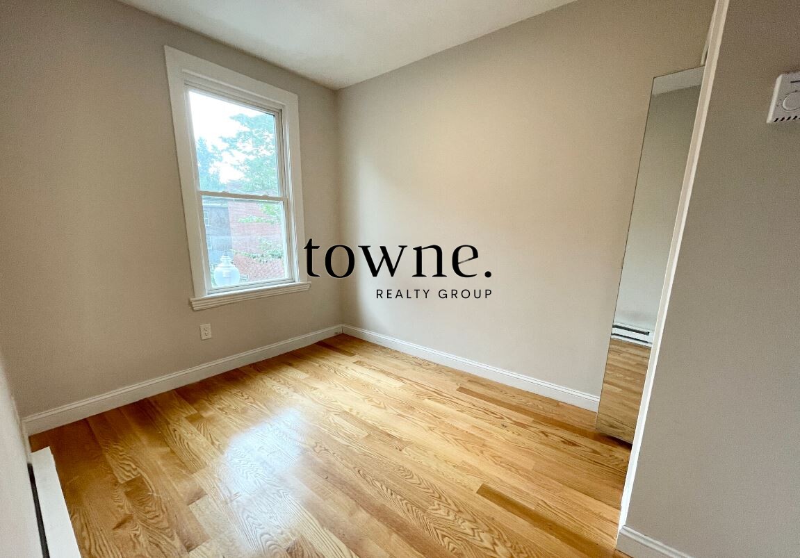 7 Warwick St, Mission Hill