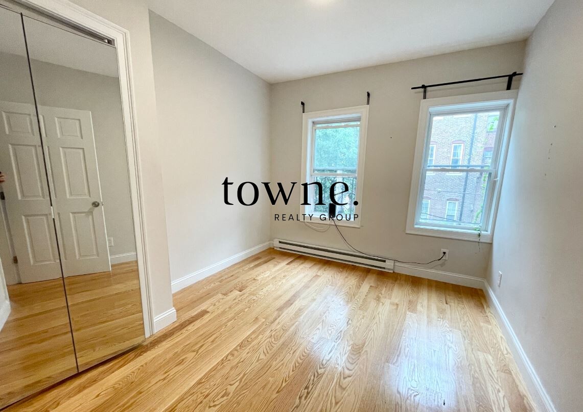 7 Warwick St, Mission Hill